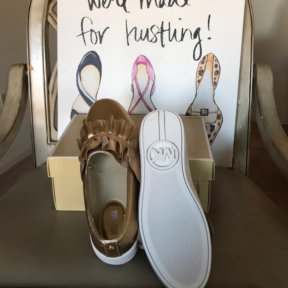 MK Bella metallic leather slip ons. - Picture 4 of 7